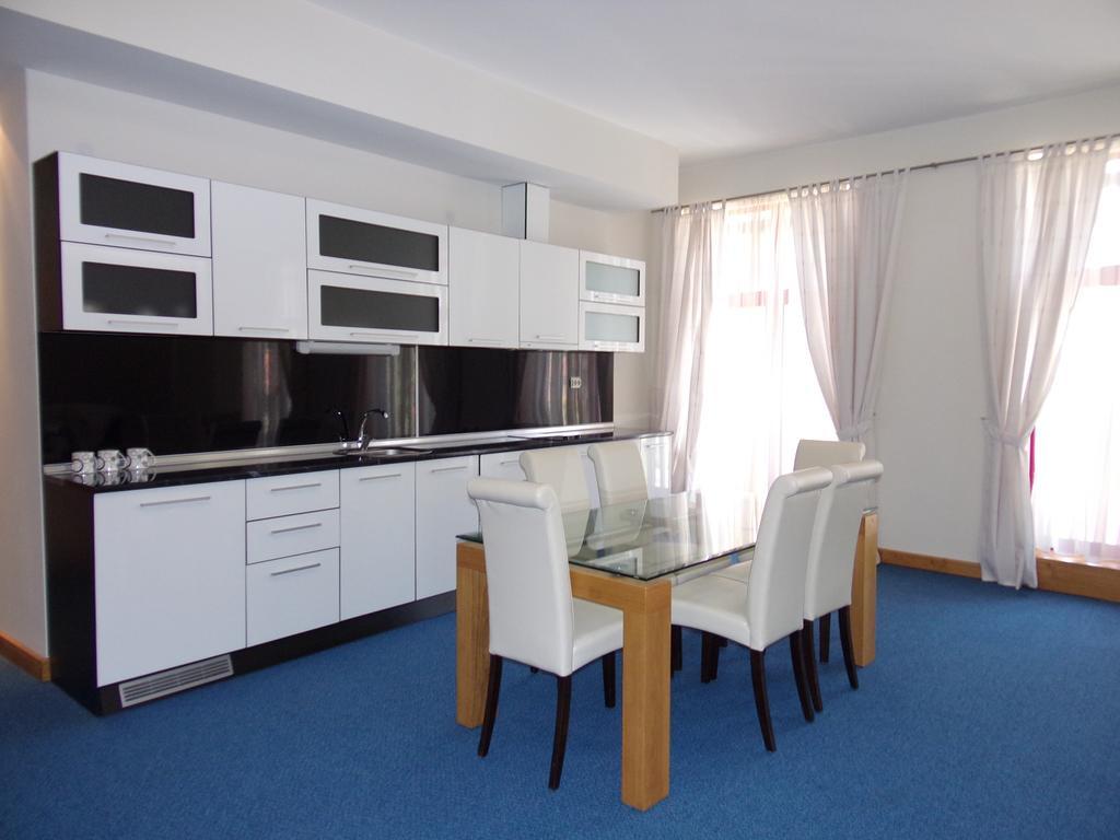 דופניצה Universal Hotel מראה חיצוני תמונה